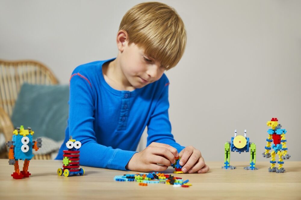 Learn to build Plus-Plus robot (275st)