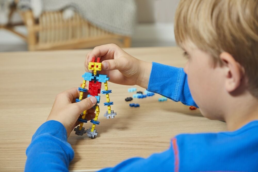Learn to build Plus-Plus robot (275st)