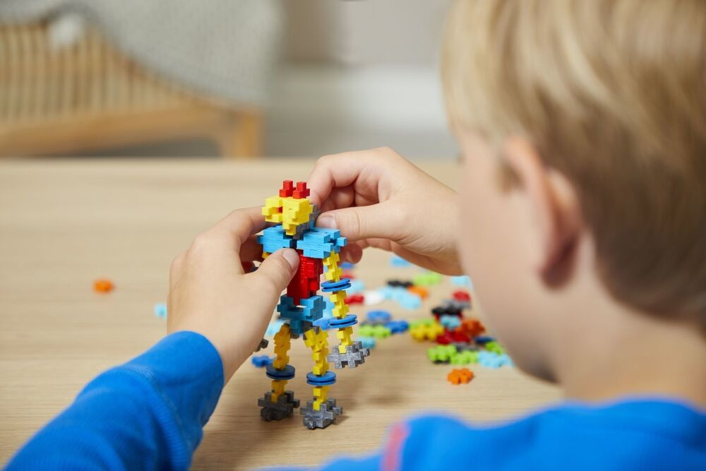 Learn to build Plus-Plus robot (275st)